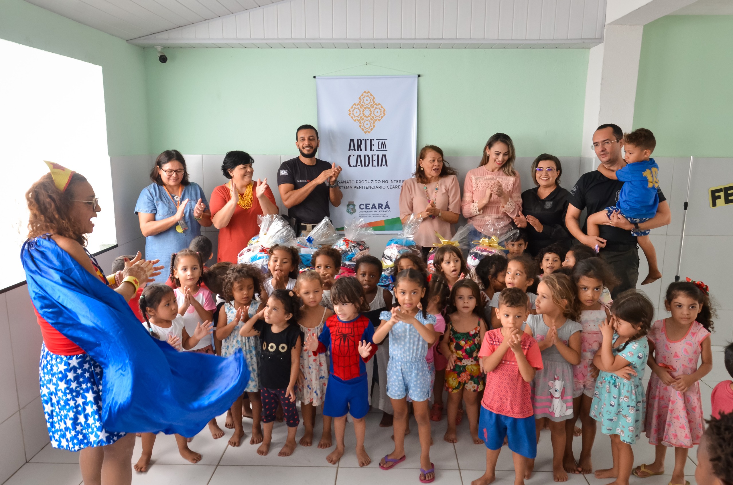 Internas Do Sistema Prisional Cearense Produzem Roupas E Presenteiam